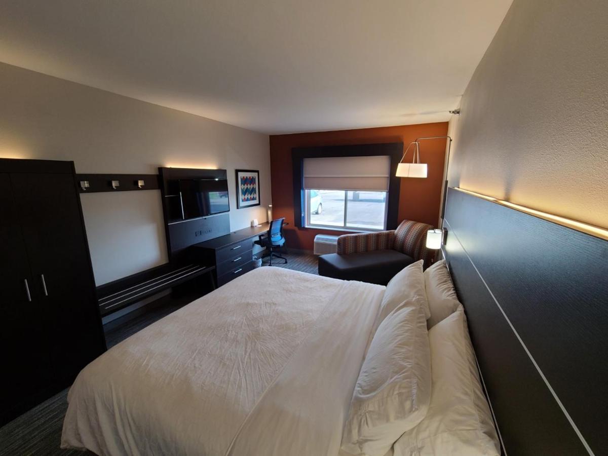 Holiday Inn Express Hotel & Suites Sheldon By Ihg Exterior foto